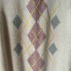 Le Moda Too 52% silk Sweater Vest.